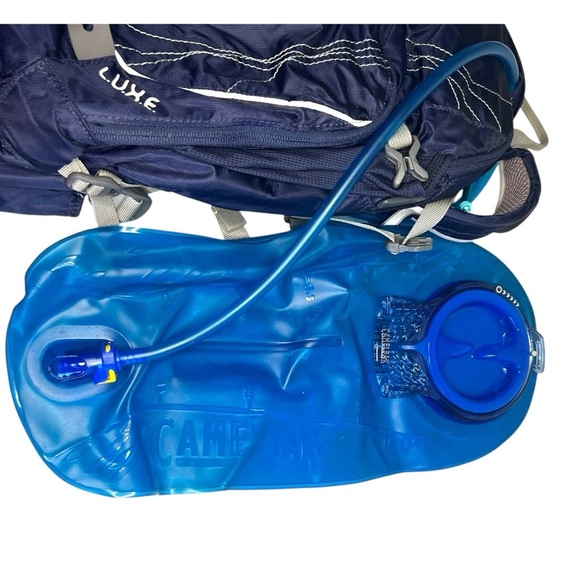 Camelbak L.U.X.E. Hydration Backpack 100 oz Bladder in Navy - Picture 5 of 6